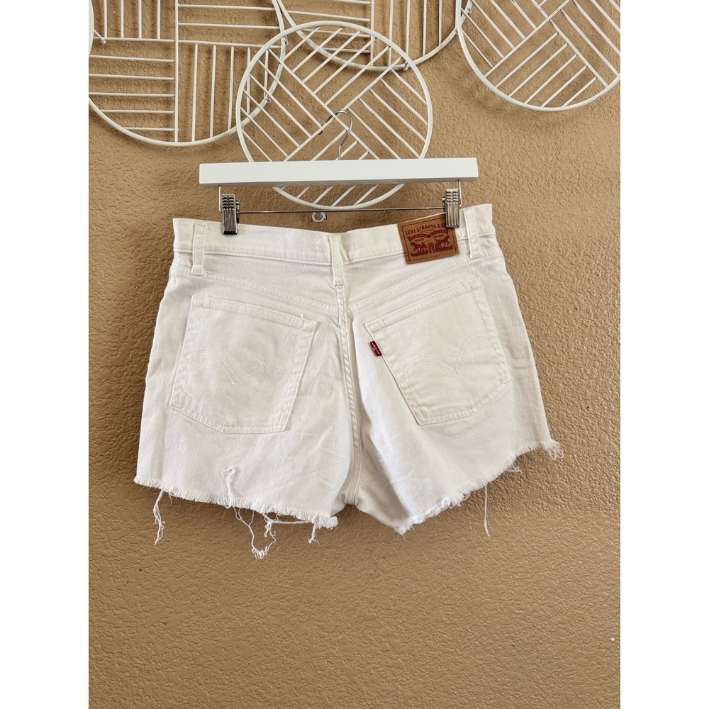 Levis High Rise Denim Shorts White Raw Hem Size 31 72878-0022
